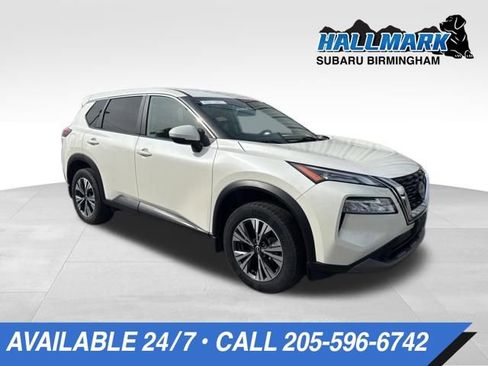 Used 2023 Nissan Rogue SV image 1