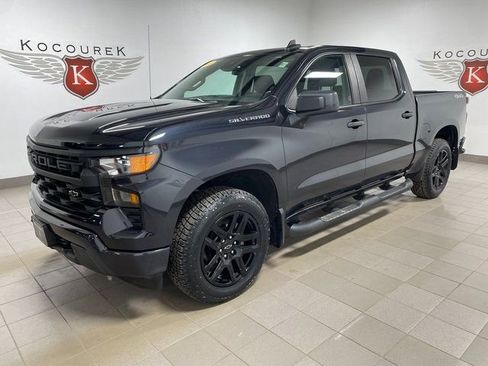 Used 2023 Chevrolet Silverado 1500 Custom image 3