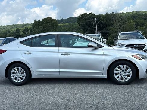 Used 2018 Hyundai Elantra SE FWD image 5