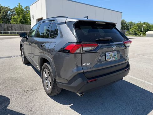 Used 2025 Toyota RAV4 XLE AWD/4WD image 2