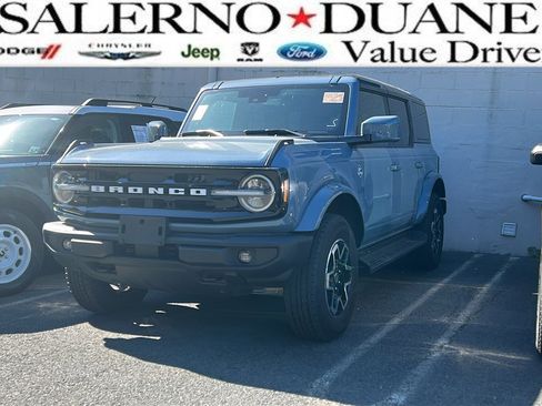 Used 2025 Ford Bronco Outer Banks AWD/4WD image 1