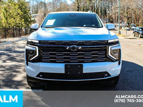 Used 2025 Chevrolet Suburban High Country image 9