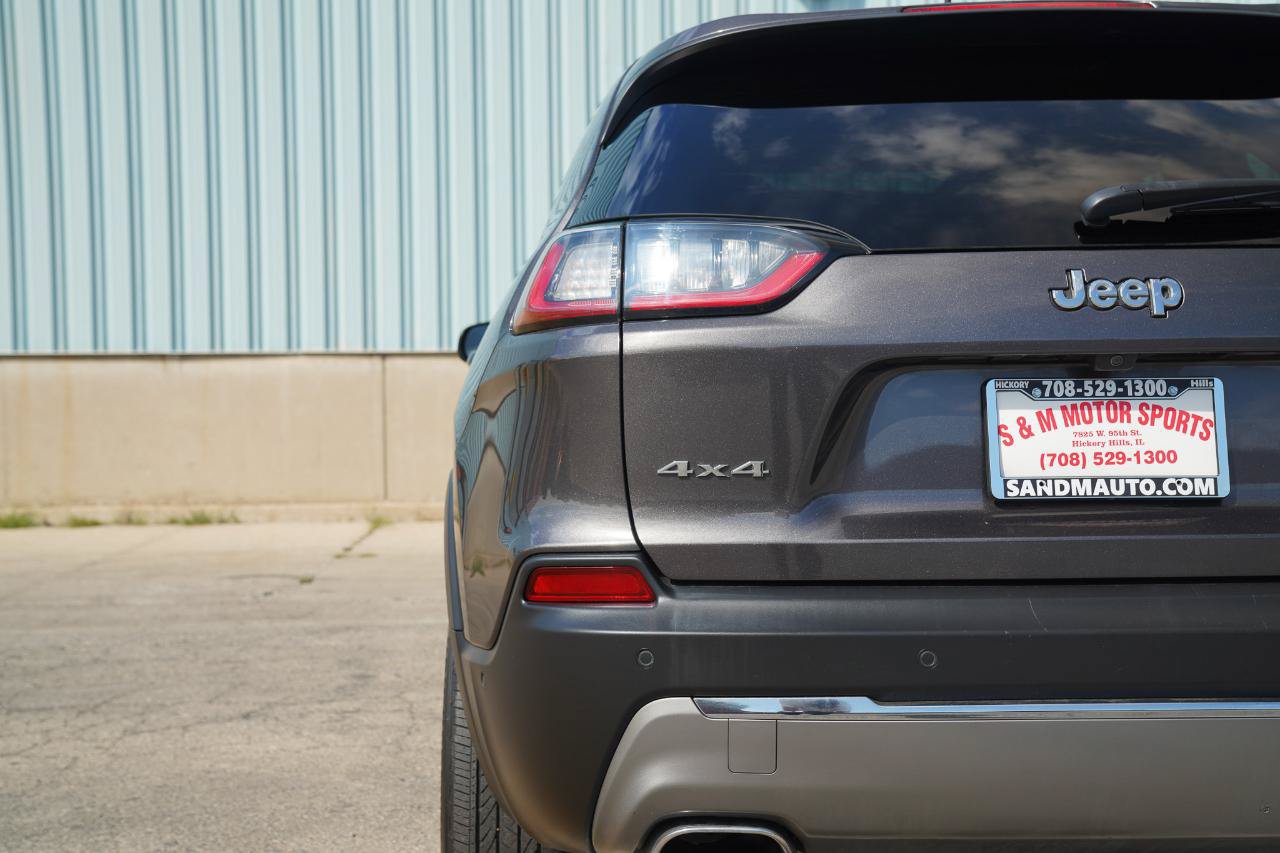 Used 2021 Jeep Cherokee Limited w/ Elite Package AWD/4WD image 17