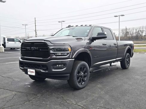 Used 2020 RAM 3500 Laramie w/ Night Edition image 7