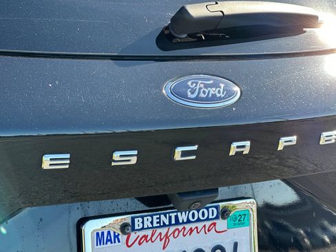 Used 2022 Ford Escape SE FWD image 25