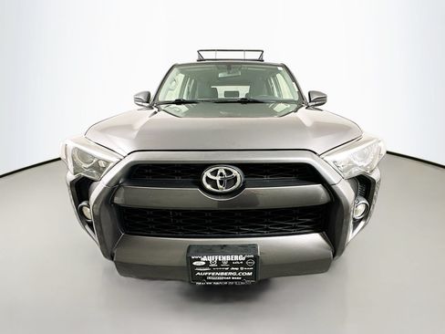 Used 2016 Toyota 4Runner SR5 AWD/4WD image 2