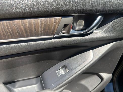 Used 2019 Honda Accord EX-L image 19