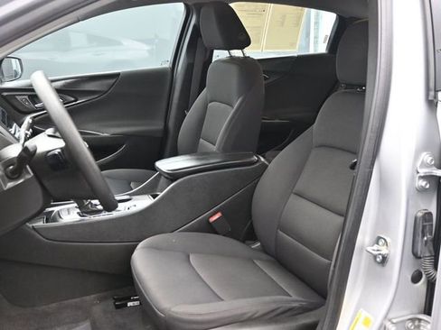 Used 2022 Chevrolet Malibu LT FWD image 4