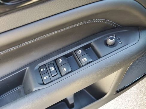 New 2026 Jeep Compass Latitude image 11