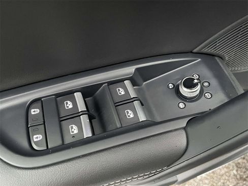 Used 2024 Audi Q5 2.0T Premium Plus image 17