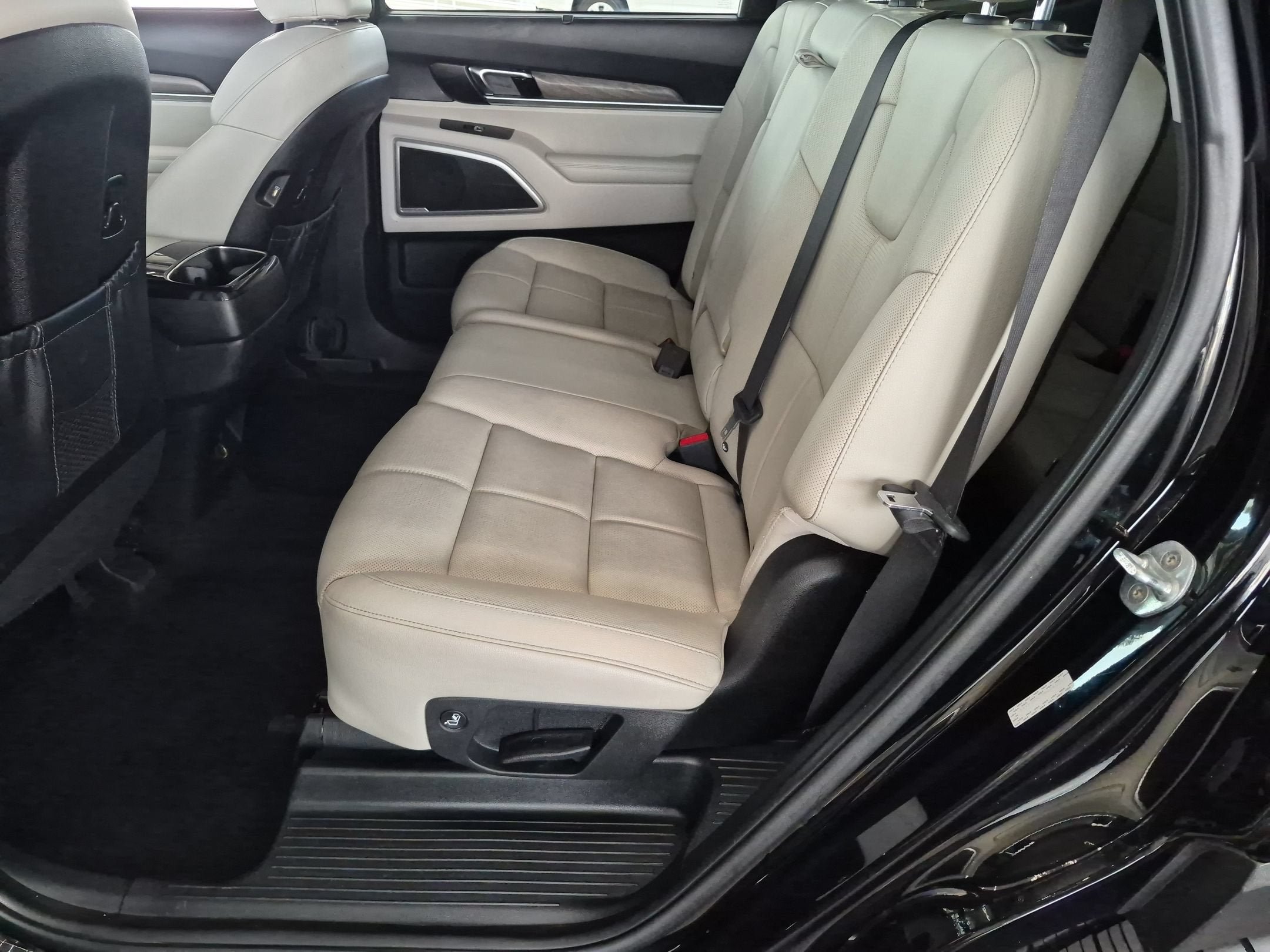 Used 2022 Kia Telluride EX w/ Towing Package FWD image 16