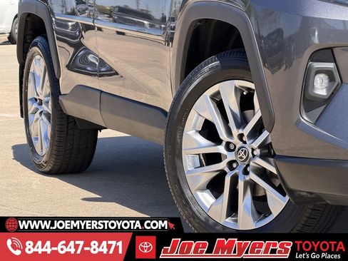 Used 2023 Toyota RAV4 XLE Premium image 12