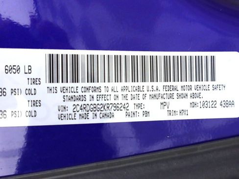 Used 2019 Dodge Grand Caravan SE w/ UConnect Hands-Free Group image 39