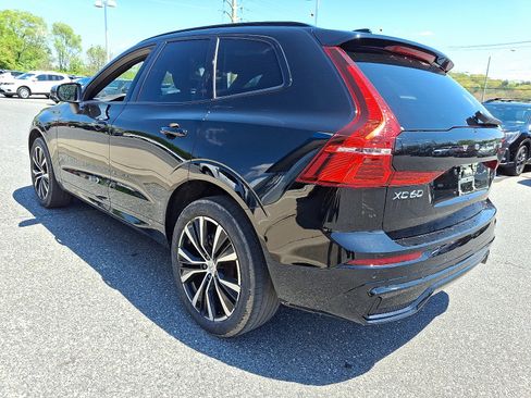 Used 2023 Volvo XC60 B5 Plus w/ Climate Package AWD/4WD image 5