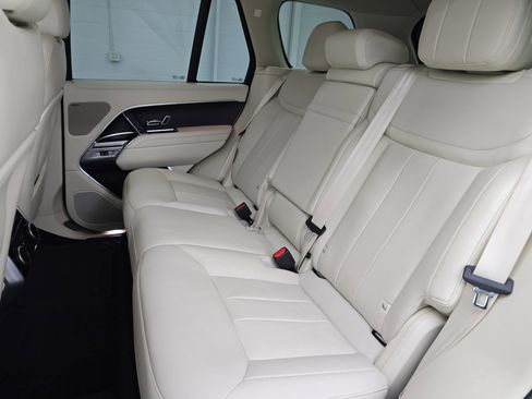 Certified 2023 Land Rover Range Rover SE image 14