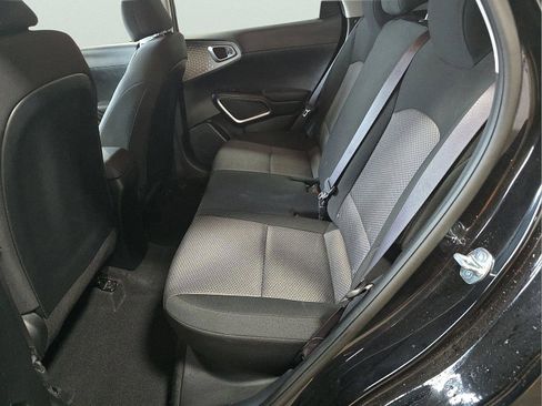 Used 2025 Kia Soul LX w/ LX Technology Package FWD image 15