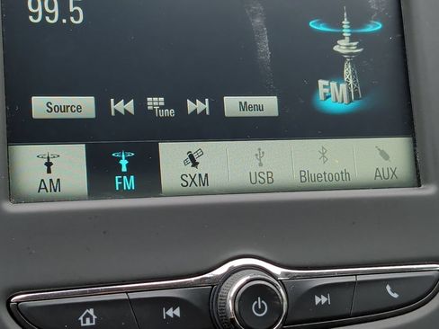 Used 2018 Chevrolet Equinox LT AWD/4WD image 29
