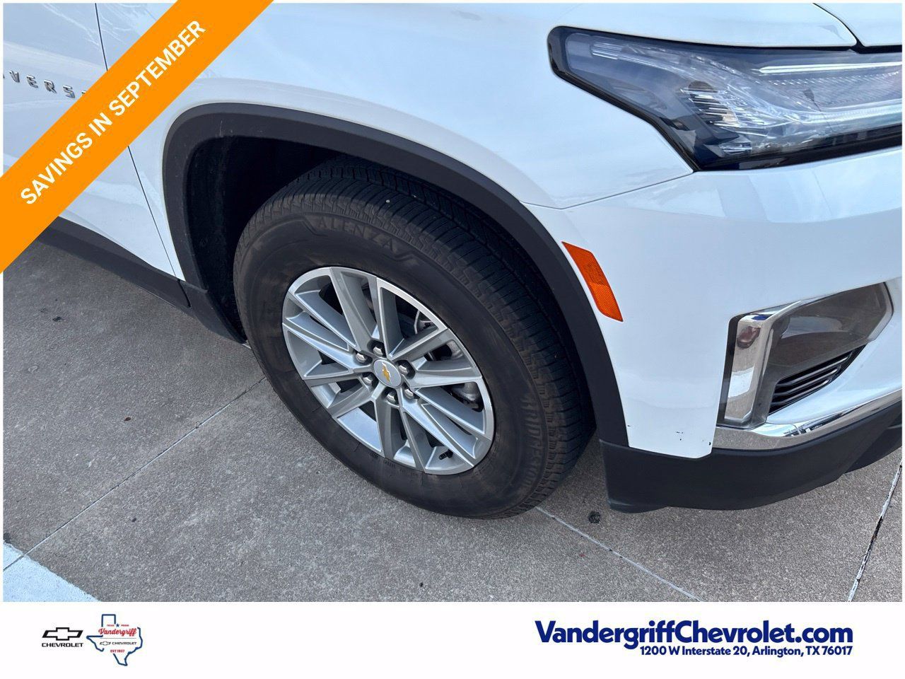 Used 2023 Chevrolet Traverse LT FWD image 5