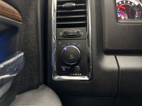 Used 2018 RAM 2500 Laramie w/ Convenience Group AWD/4WD image 32