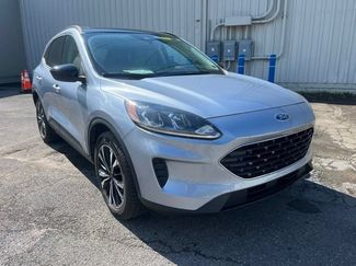 Used 2022 Ford Escape SE w/ SE Sport Appearance Package AWD/4WD video 3
