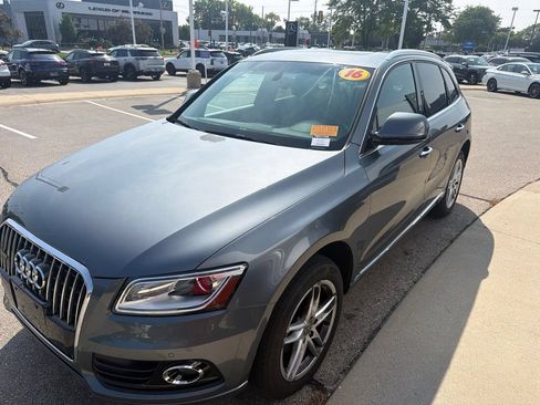 Used 2016 Audi Q5 2.0T Premium Plus w/ Technology Package AWD/4WD image 4