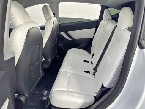 Used 2021 Tesla Model Y Long Range image 41