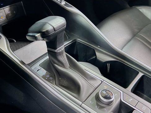 Used 2024 Kia Sorento S image 17