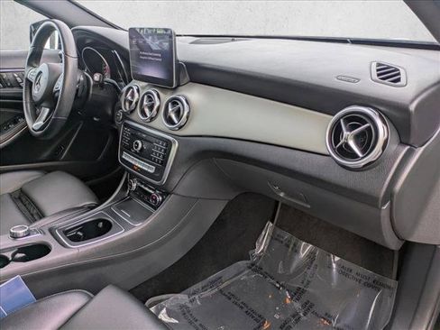 Used 2020 Mercedes-Benz GLA 250 image 20
