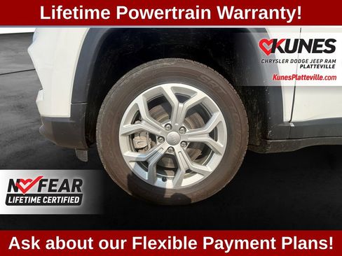 Used 2024 Jeep Compass Latitude AWD/4WD image 12
