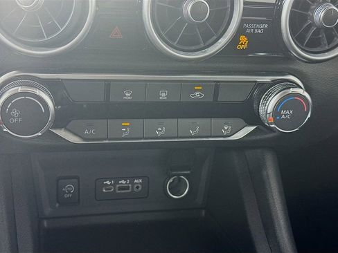 Used 2025 Nissan Sentra SV image 17