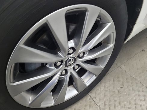 Used 2016 Toyota Camry XLE image 31