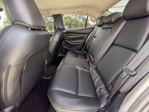 Used 2019 MAZDA MAZDA3 Sedan FWD image 12