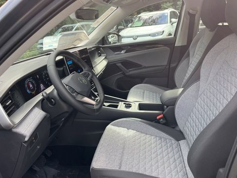 New 2025 Volkswagen Tiguan S image 7