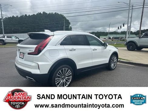 Used 2024 Cadillac XT4 Premium Luxury w/ Cold Weather Package FWD image 3
