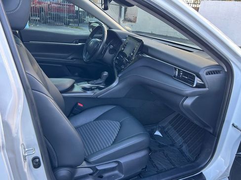 Used 2024 Toyota Camry SE w/ Convenience Package FWD image 31