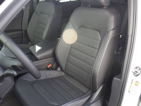 New 2026 Volkswagen Atlas Cross Sport SEL R-Line image 12