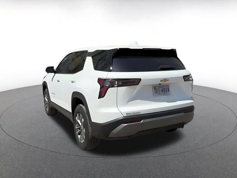 Used 2025 Chevrolet Equinox LT FWD image 9