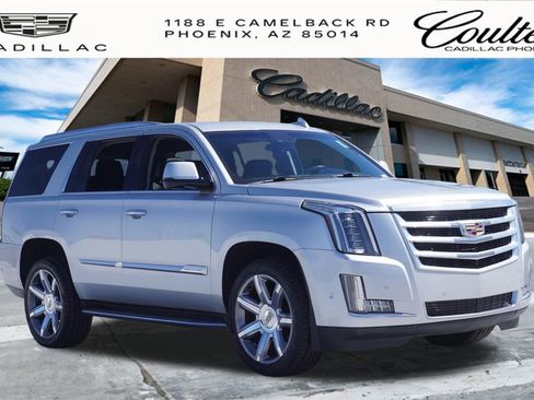 Used 2020 Cadillac Escalade Luxury image 4