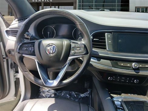 Used 2024 Buick Enclave Premium image 10