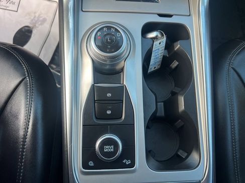 Used 2022 Ford Explorer XLT w/ Equipment Group 202A image 31