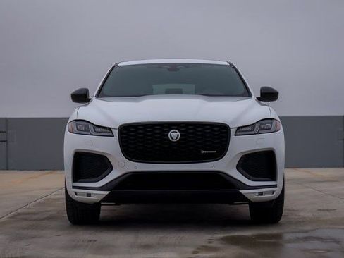 Used 2025 Jaguar F-PACE R-Dynamic S image 2