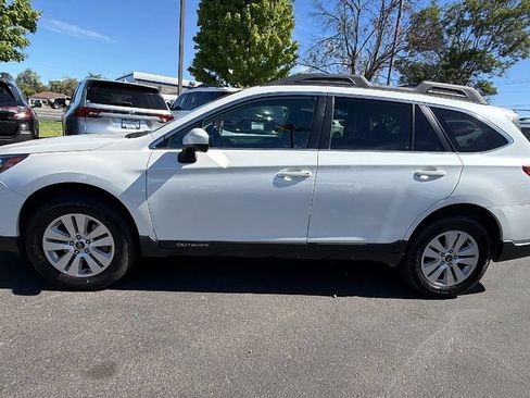 Used 2018 Subaru Outback 2.5i Premium AWD/4WD image 7