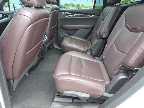 Used 2021 Cadillac XT6 Premium Luxury FWD image 25