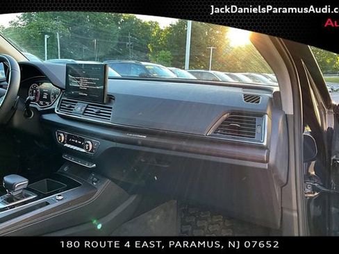 Used 2023 Audi Q5 2.0T Premium Plus w/ Premium Plus Package AWD/4WD image 14