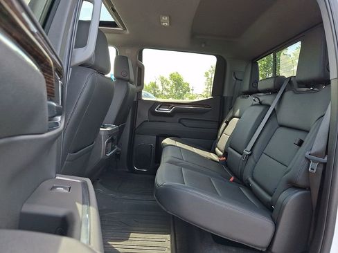 Used 2024 GMC Sierra 1500 Elevation w/ Elevation Premium Package AWD/4WD image 10