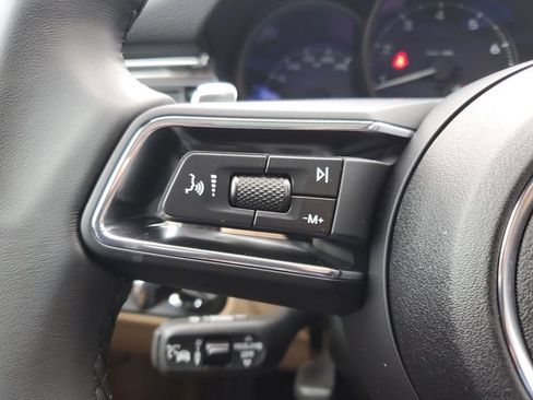 Used 2025 Porsche Macan image 31