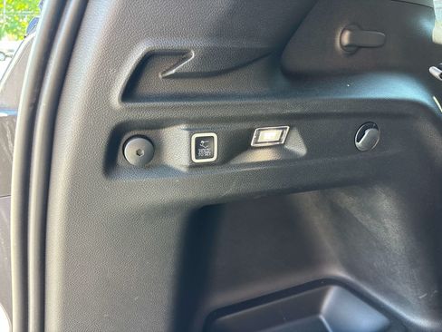 Used 2024 Jeep Grand Cherokee L Altitude AWD/4WD image 7