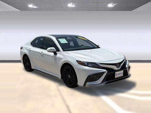 Used 2024 Toyota Camry XSE FWD image 7