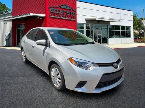 Used 2014 Toyota Corolla LE FWD image 2