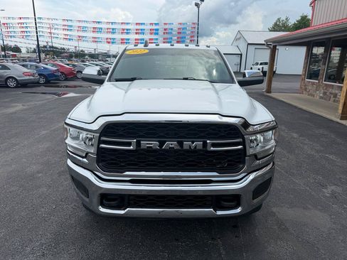 Used 2022 RAM 3500 Tradesman w/ Chrome Appearance Group AWD/4WD image 9